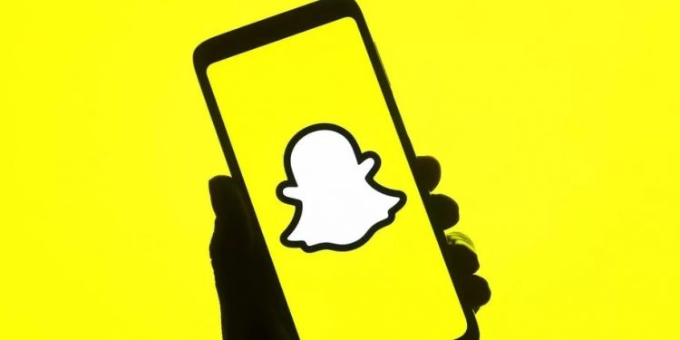 Snap's revenue grew 6% YoY to $1,128 mn in Q3