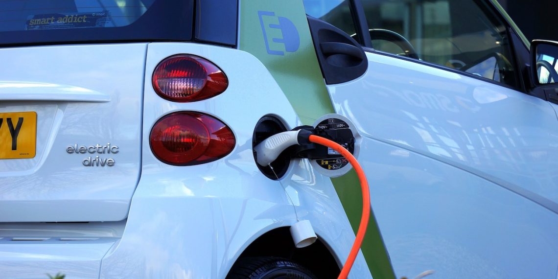 Electric Vehicles (EVs) and its benefits