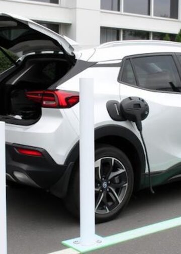 Electric Vehicles on the Road