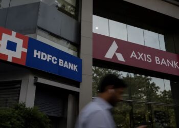 HDFC Bank, Axis Bank Shares Fall After Q1 Results as Investors Focus on Shrinking Margins