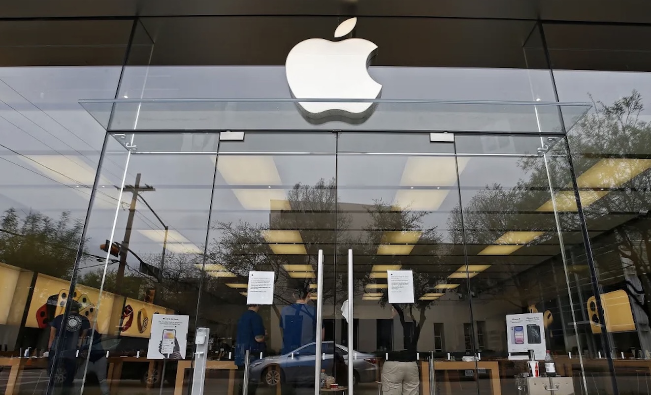 Apple Commits $30 Billion to Broadcom for US-Manufactured Chips